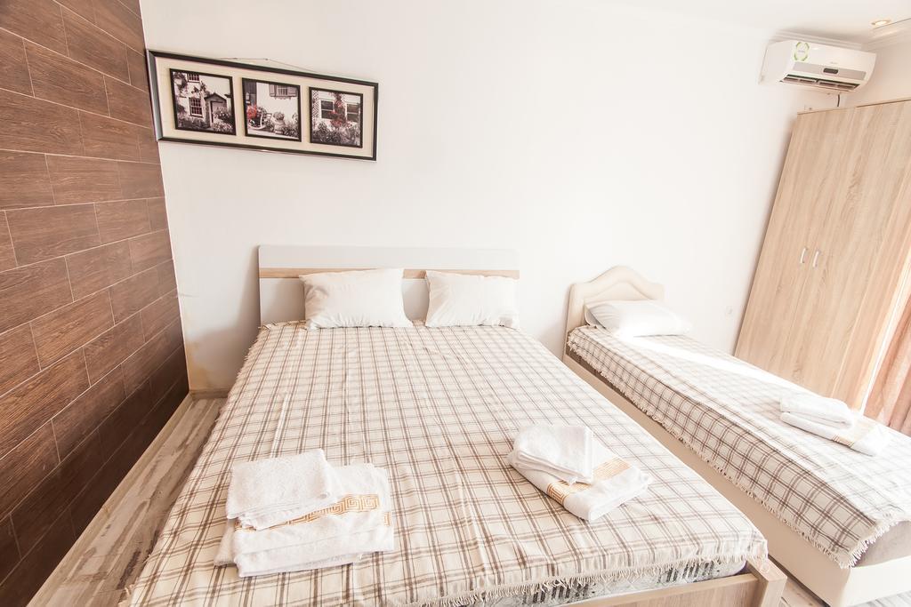 Rooms And Apartments Milana Bar Exterior photo