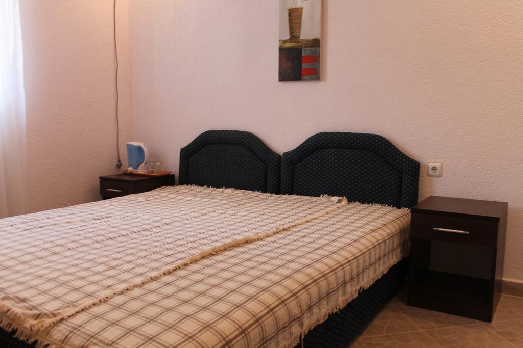 Rooms And Apartments Milana Bar Exterior photo
